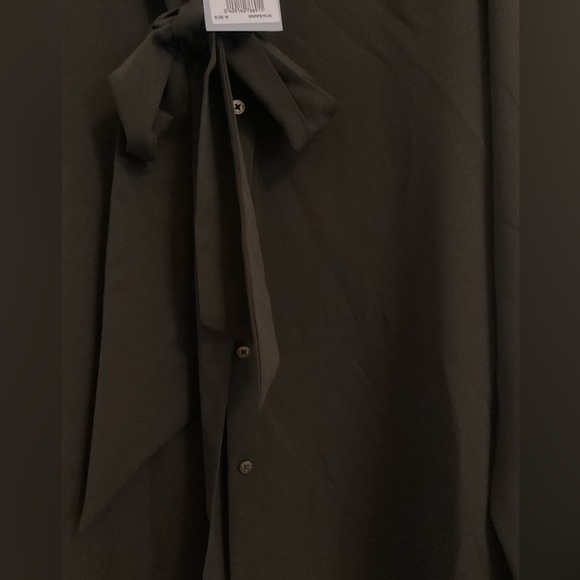NWT Antonio Melani Olive Green Detachable Bow Tie Long Sleeve Button Blouse - Picture 5 of 6